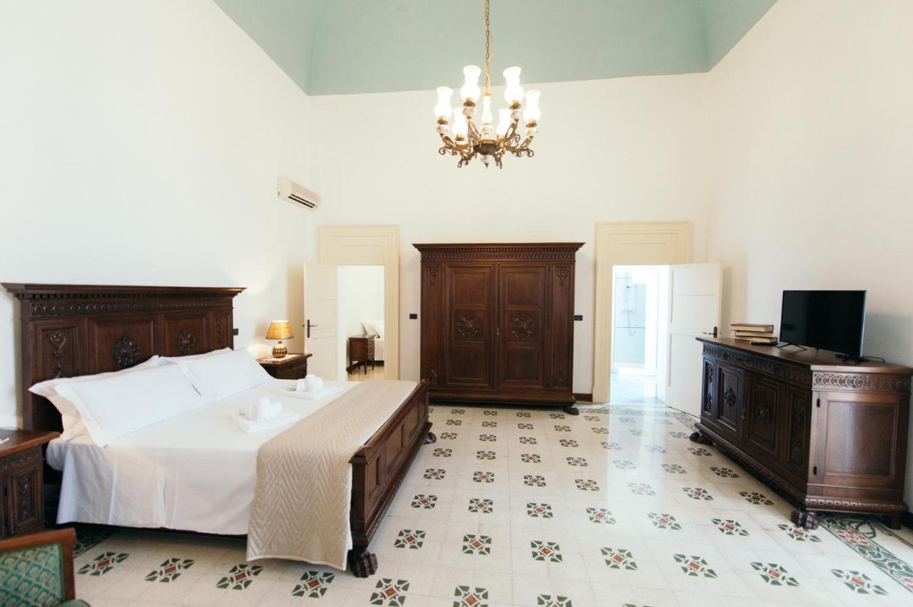 米威诺底莱切 Palazzo Scarciglia酒店 外观 照片