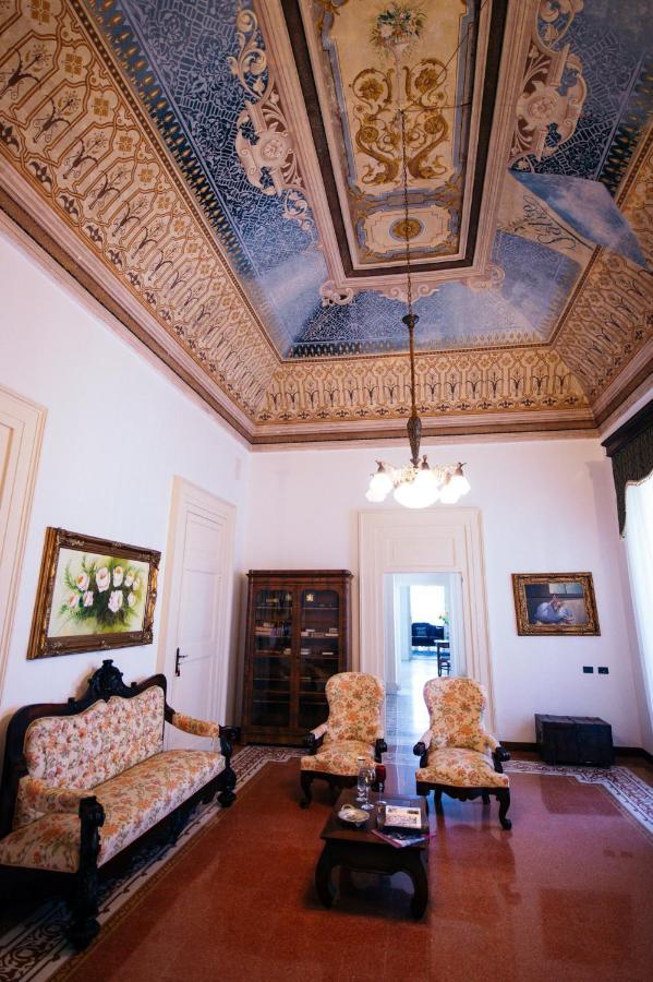 米威诺底莱切 Palazzo Scarciglia酒店 外观 照片