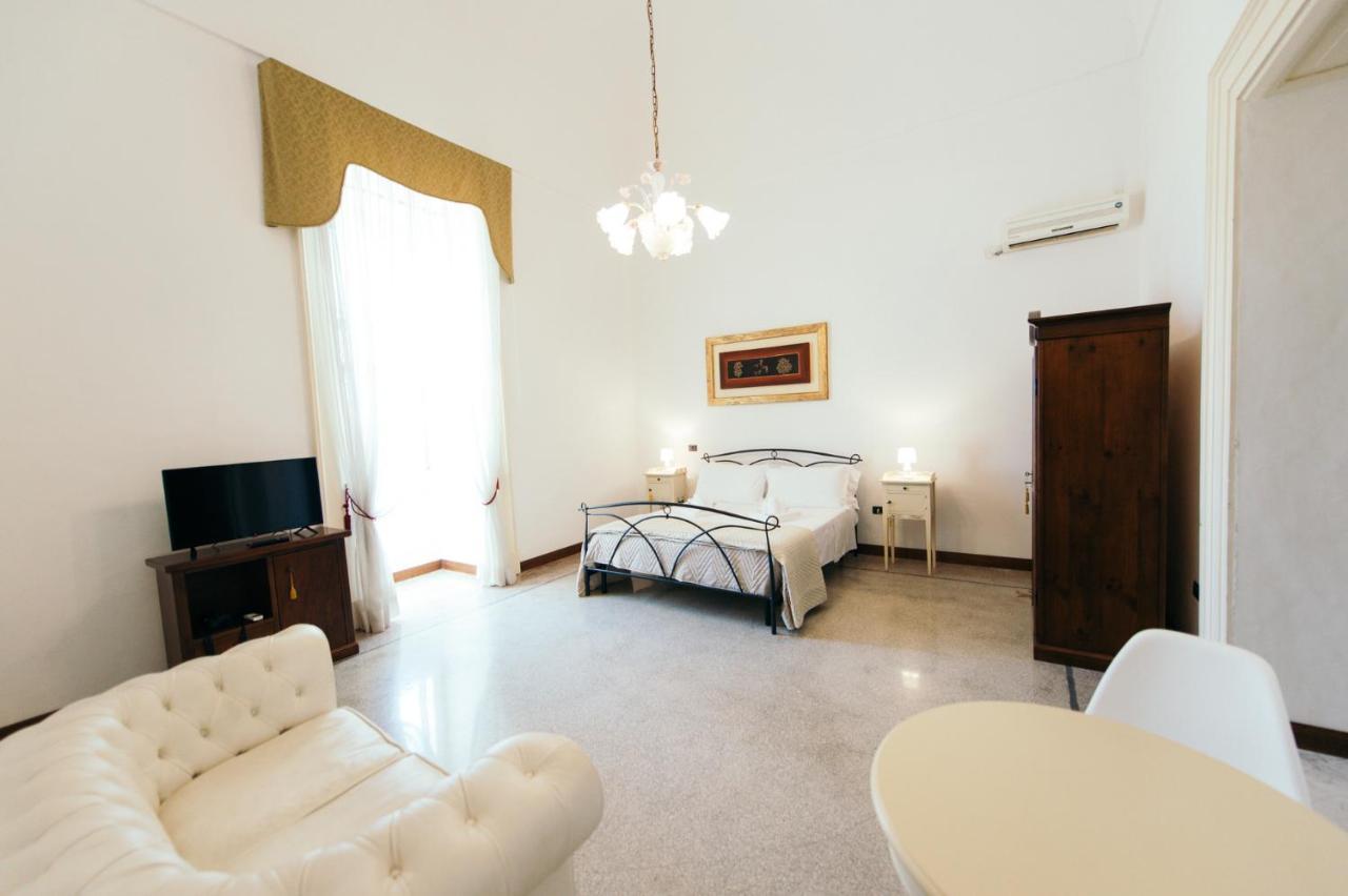 米威诺底莱切 Palazzo Scarciglia酒店 外观 照片